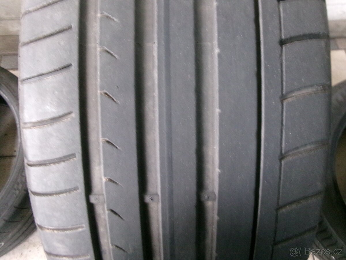 255/40 R19 DUNLOP (4-4,5mm) č.15465