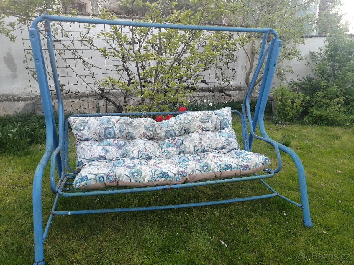 Zahradní houpačka