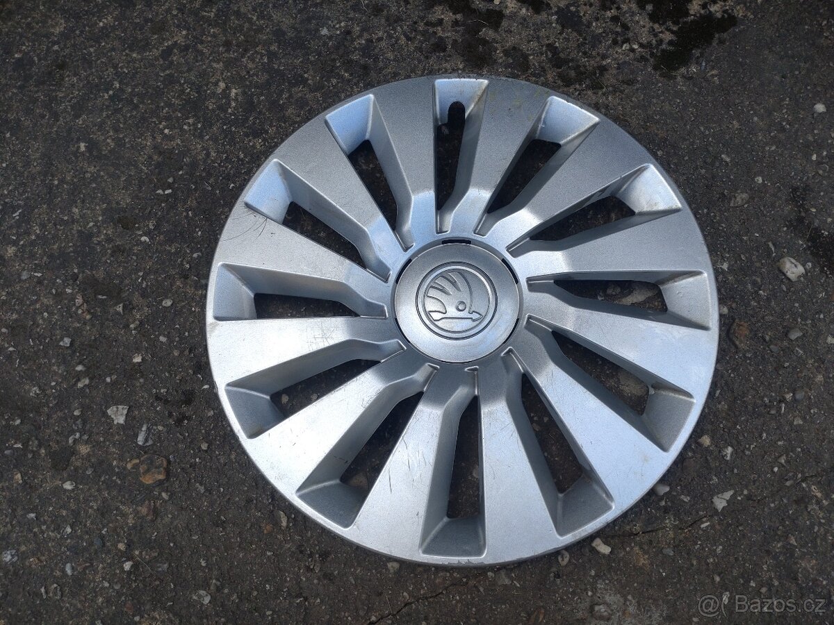 16" Poklice Škoda Octavia III