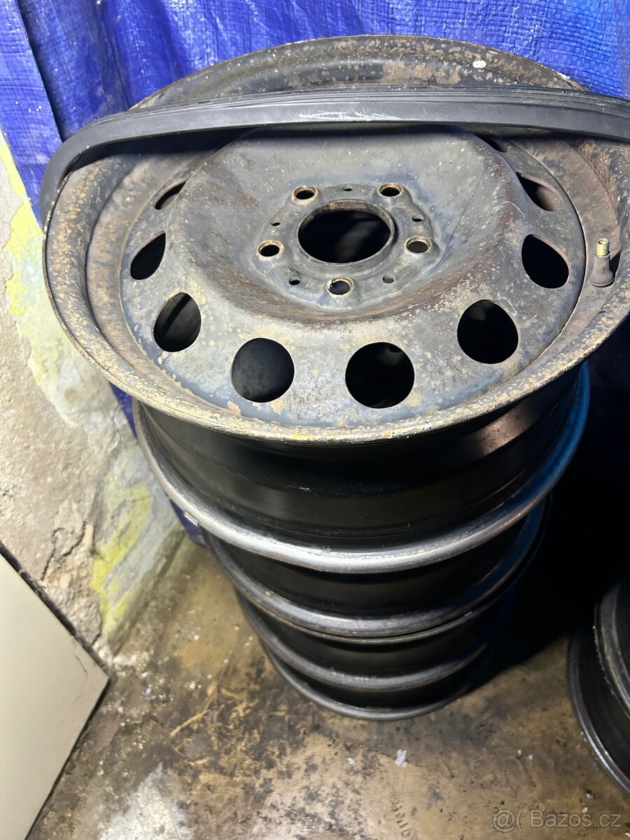 BMW plechové disky r16 5x120