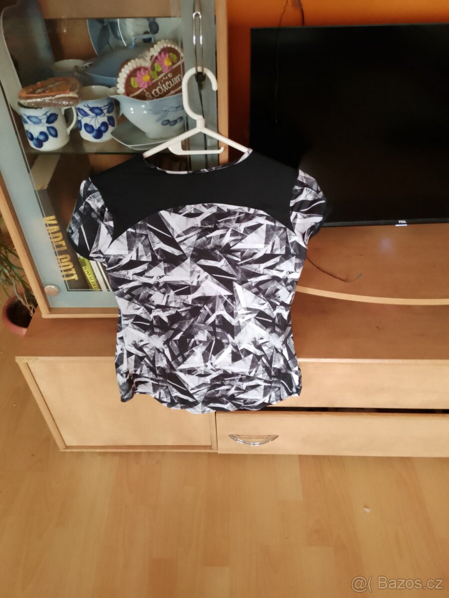 Dívčí sportovní tričko