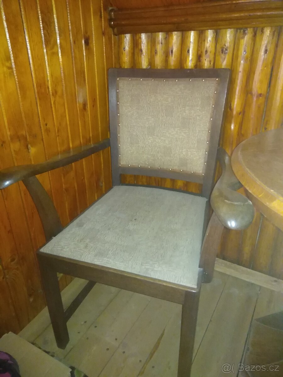 Zámecká křesla a stůl