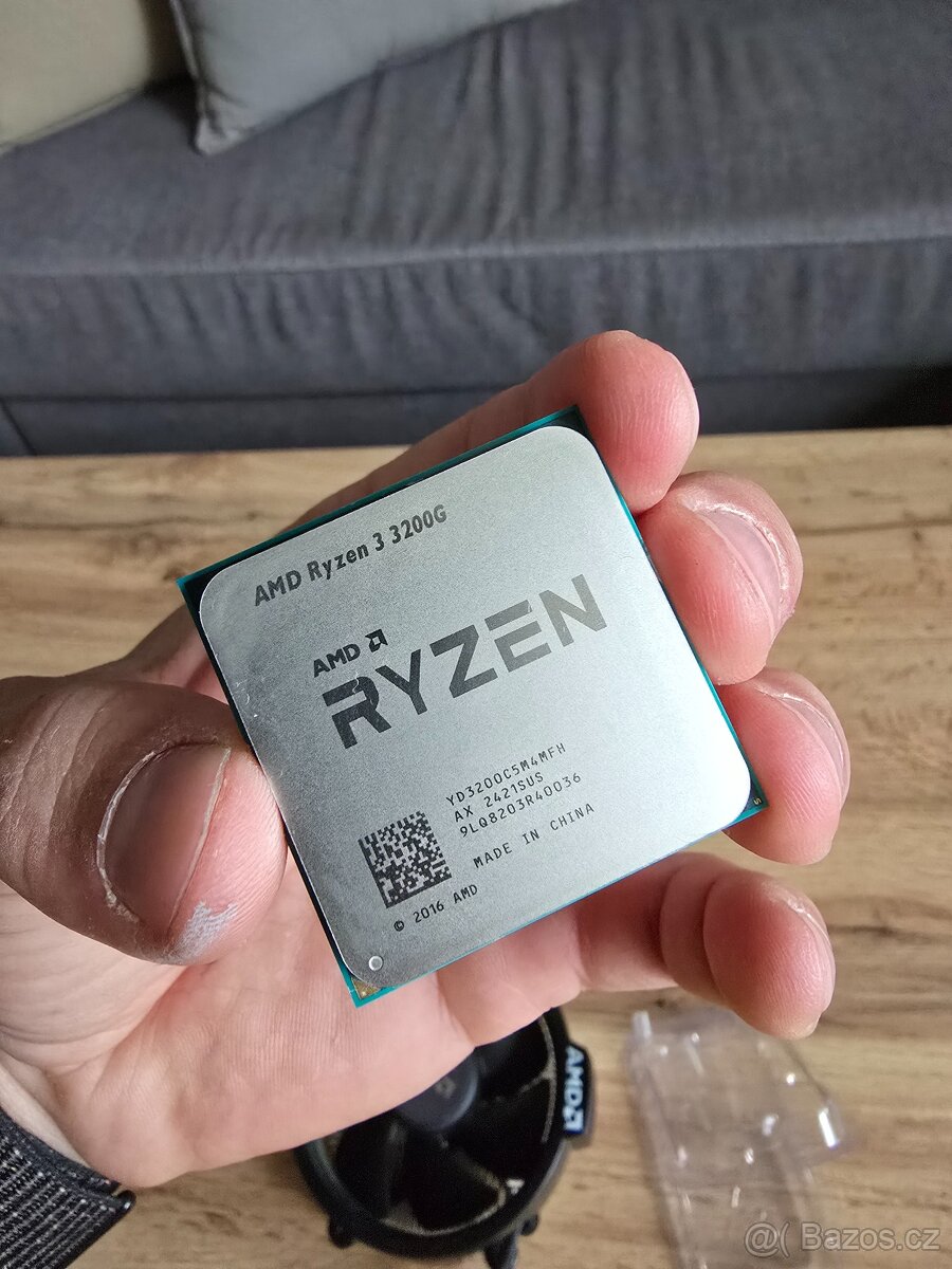 AMD RYZEN 3 3200G @ 3.6GHz
