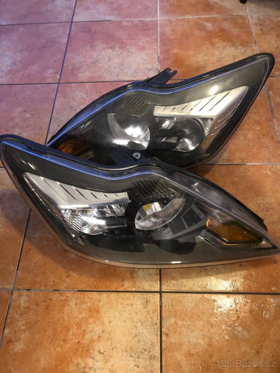 Přední černé světla Ford Focus Mk2