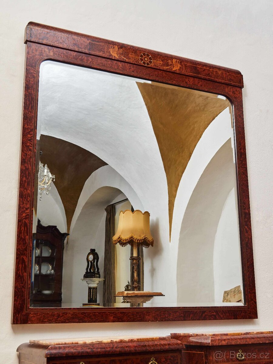 Velké art deco zrcadlo s intarzií a perletí, cca 1930