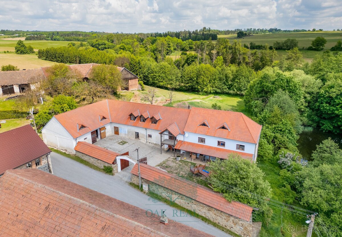 Prodej zemědělská usedlost 883 m2, pozemek 6 835 m2 - Velká 