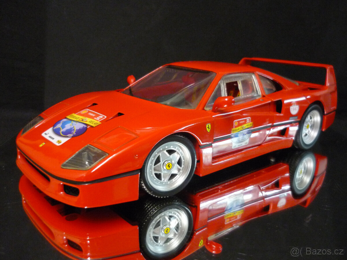 Ferrari F40 Hot Wheels 1/18