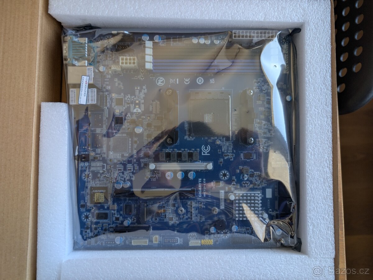 Gigabyte MC12 LE0 AMD B550
