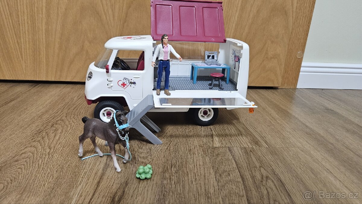 Schleich - Mobilní veterinářská klinika