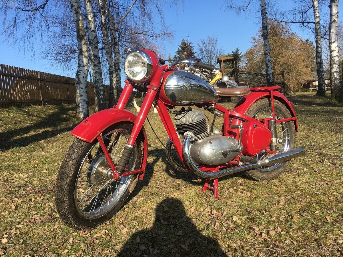 Jawa 350/18 pérák po pěkné renovaci vhodný na ježdění