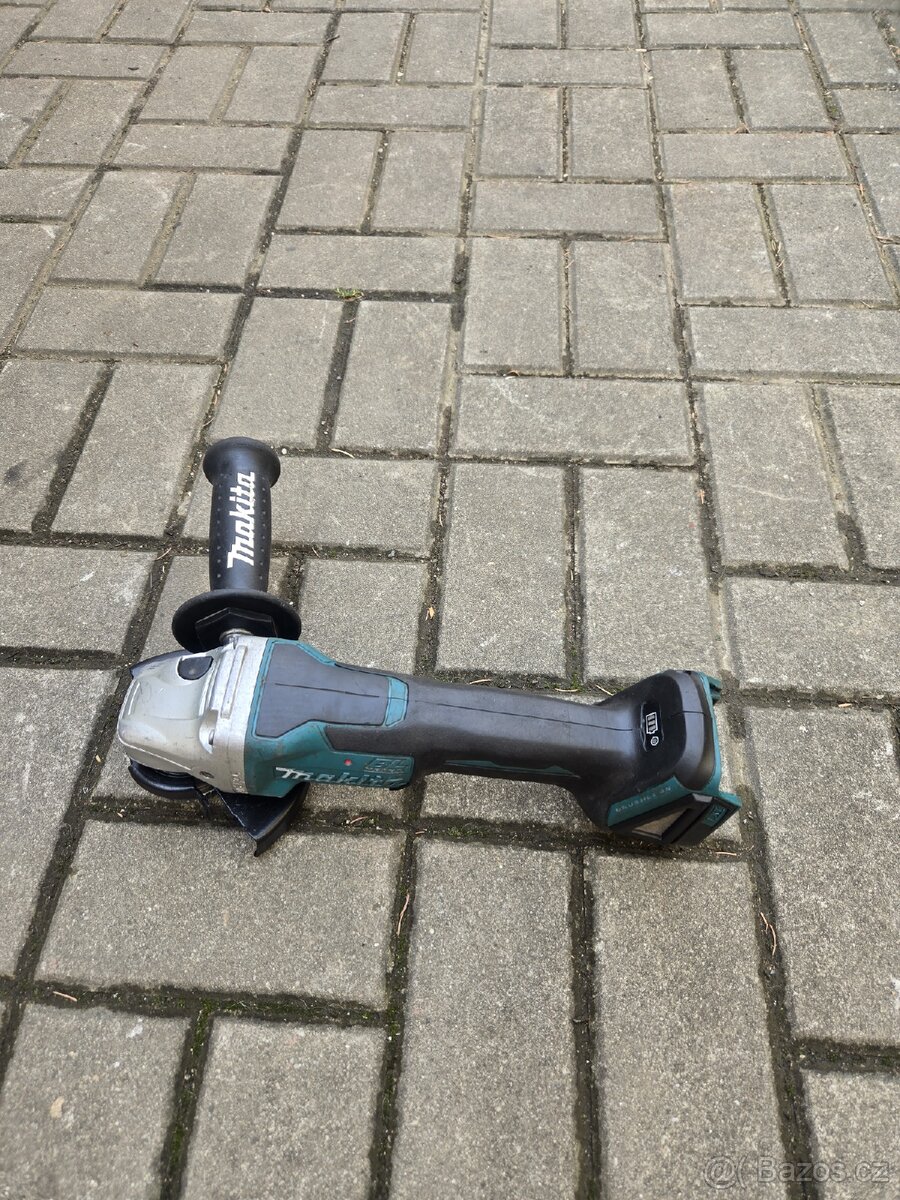 Makita DGA508, aku úhlová bruska