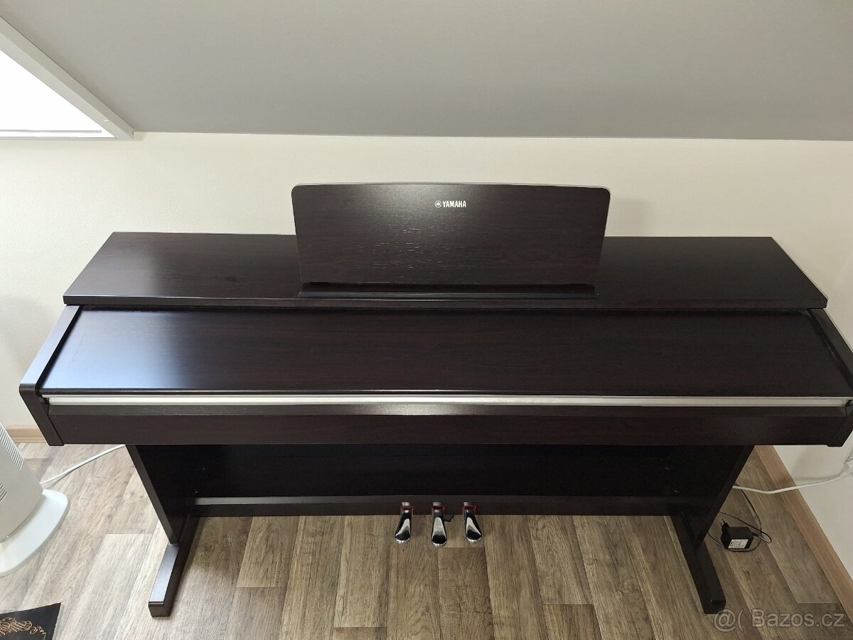 Yamaha YDP 143R