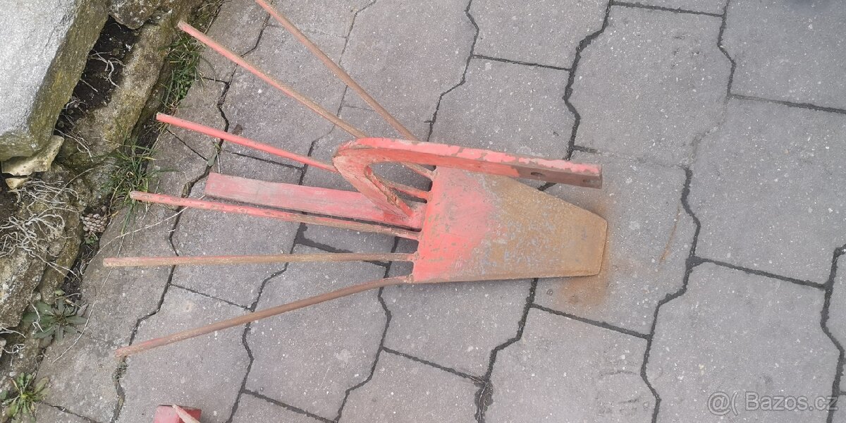 Vyorávač brambor VARI