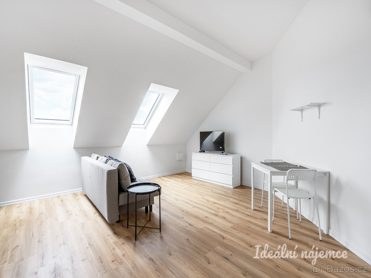 Pronájem bytu 2+kk, Za Černým mostem, Kyje, 22500 Kč/měs, 65