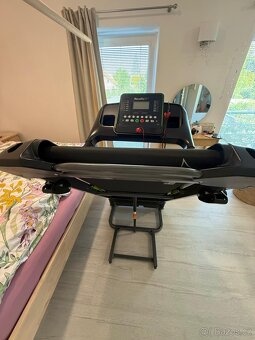 Běžecký pás Housefit Tempo 40