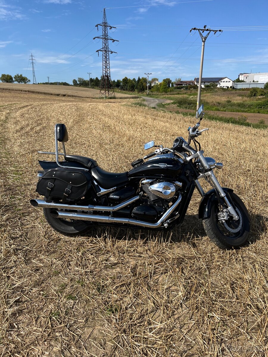 SUZUKI INTRUDER M800