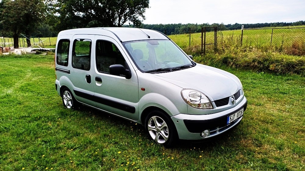 renault kangoo 1.6. benzin ( velmi pekny stav )