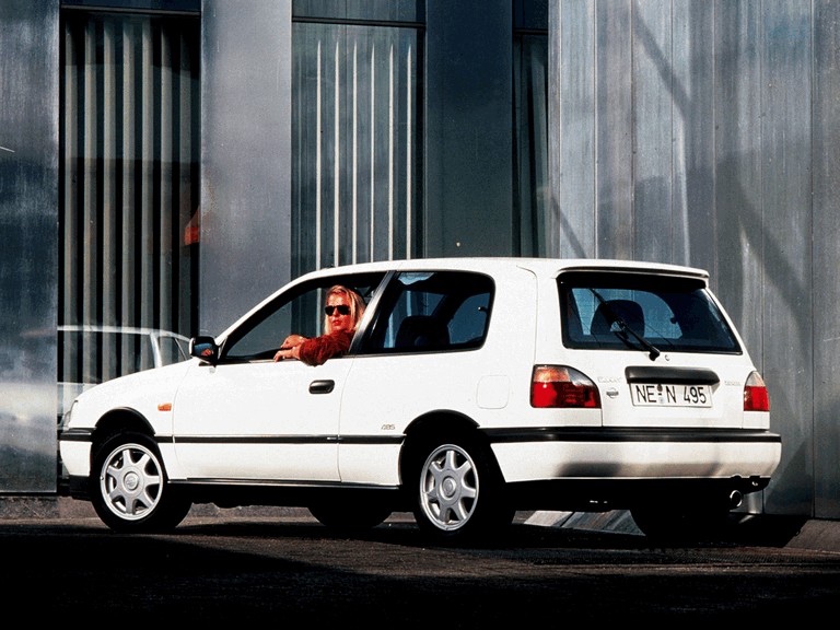 KOUPÍM Nissan sunny Hatchback n14