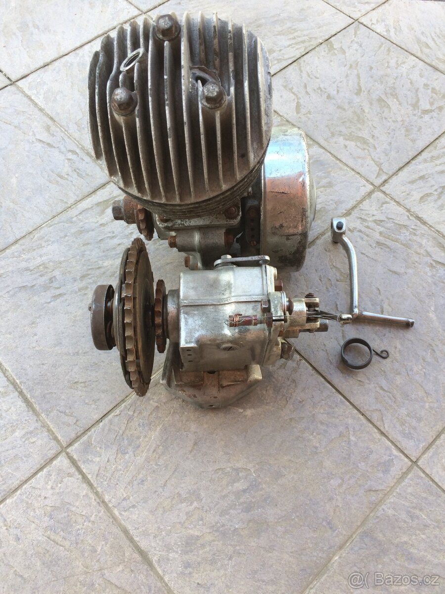 JAWA 250 Speciál a přírubová ,,Horská"