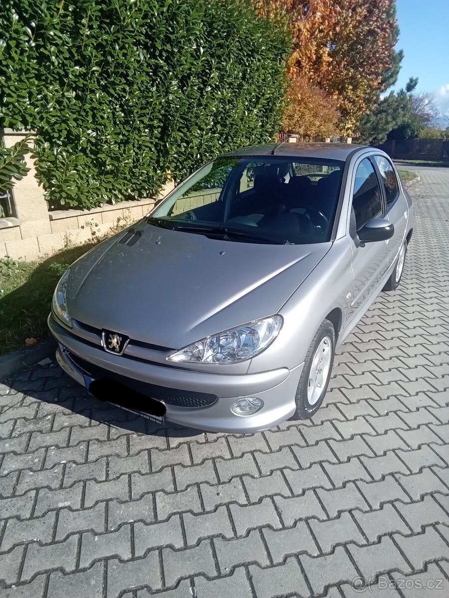 Peugeot 206 1.4i, 55 kW, najeto 155000 km