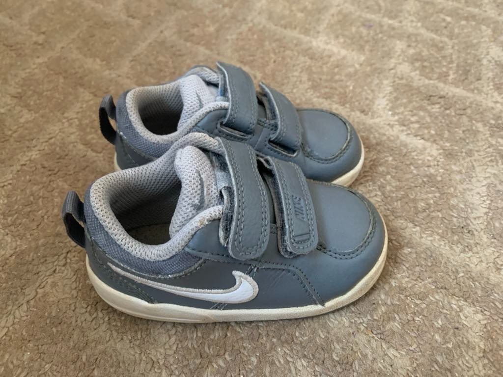 Celoroční botky Nike vel. 21