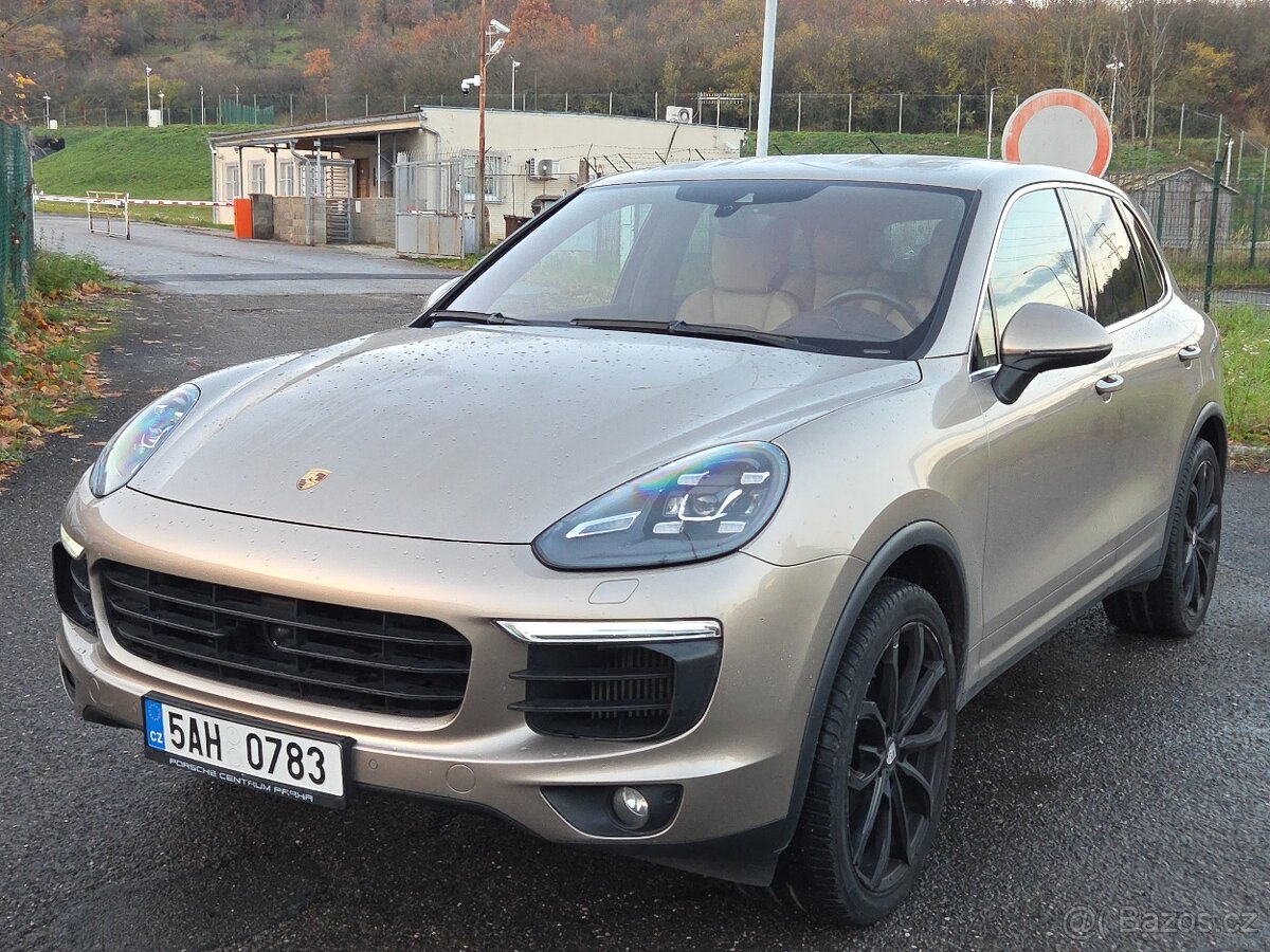 Porsche Cayenne 3.0D 193kw 1.majitel rok 2016