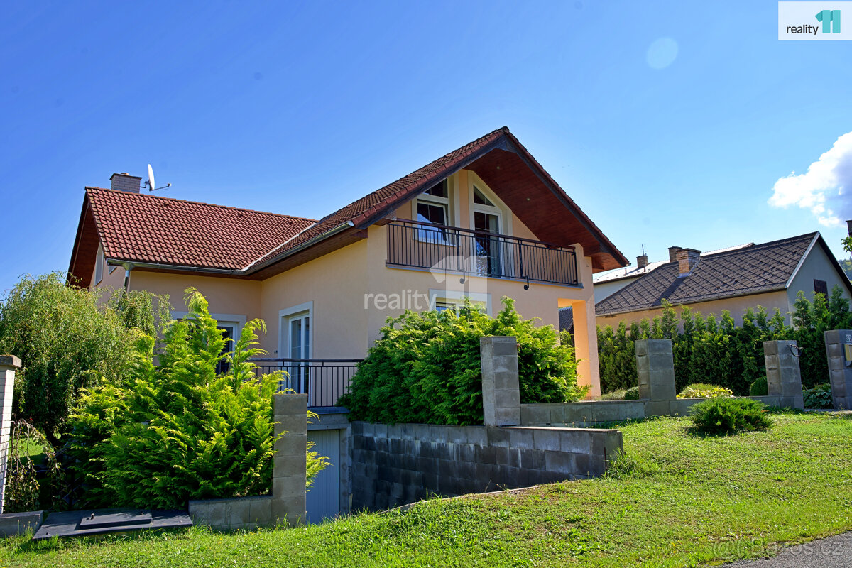 Prodej rodinného domu 192m2, s pozemkem 985m2, Kamenná Lhota