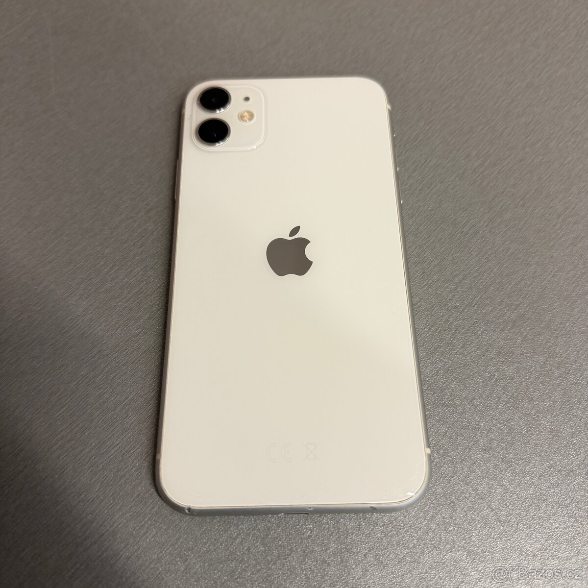 iPhone 11 256GB bílý, 100% baterie, rok záruka