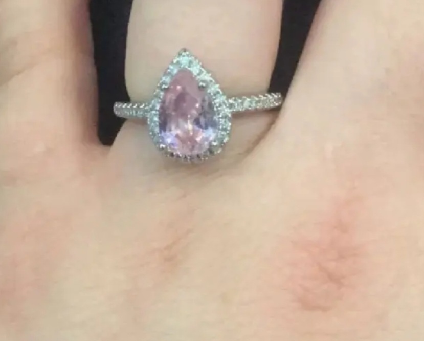 Nový dámský stříbrný prsten 925 slza slzicka růžový kámen