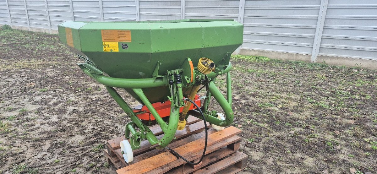 Rozmetadlo průmyslových hnojív Amazone ZA-F 1004r