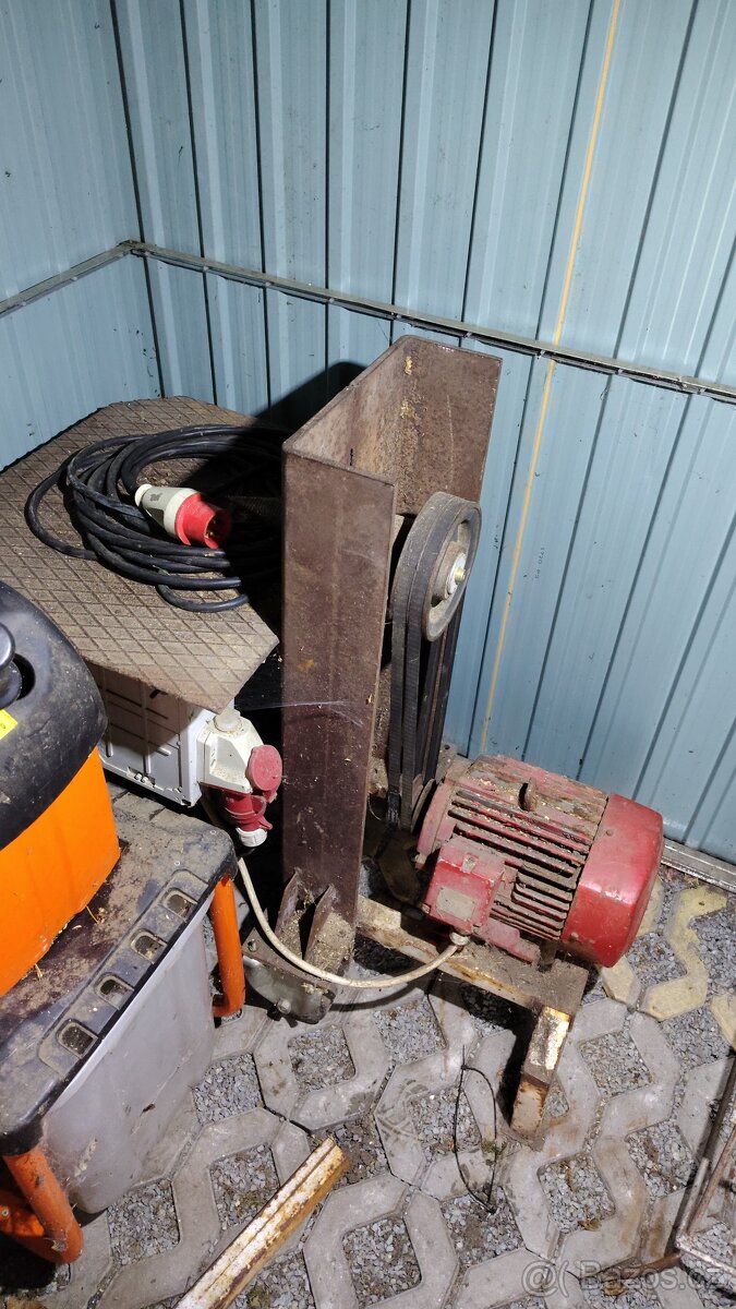 Štípačka na dřevo