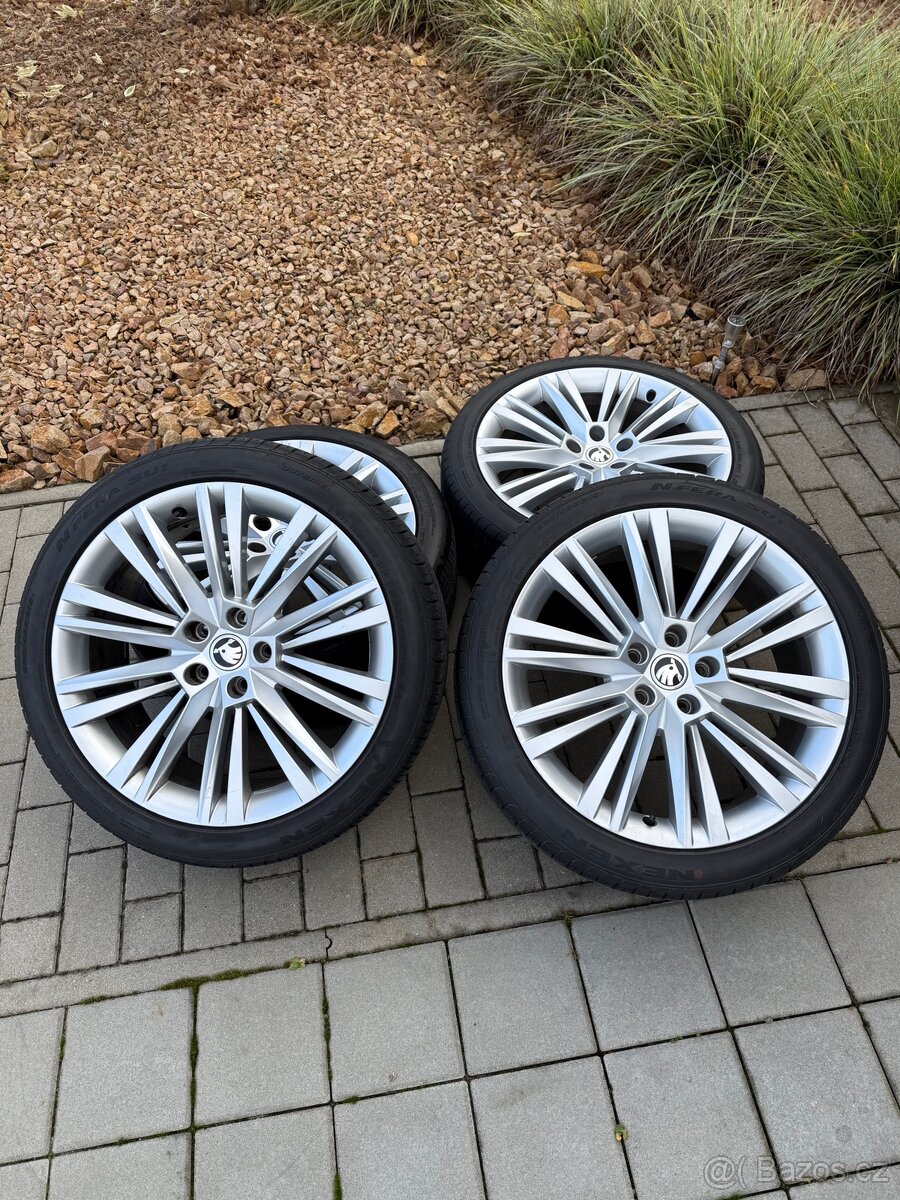 SLEVA-10k R19 5x112 Škoda Superb originál