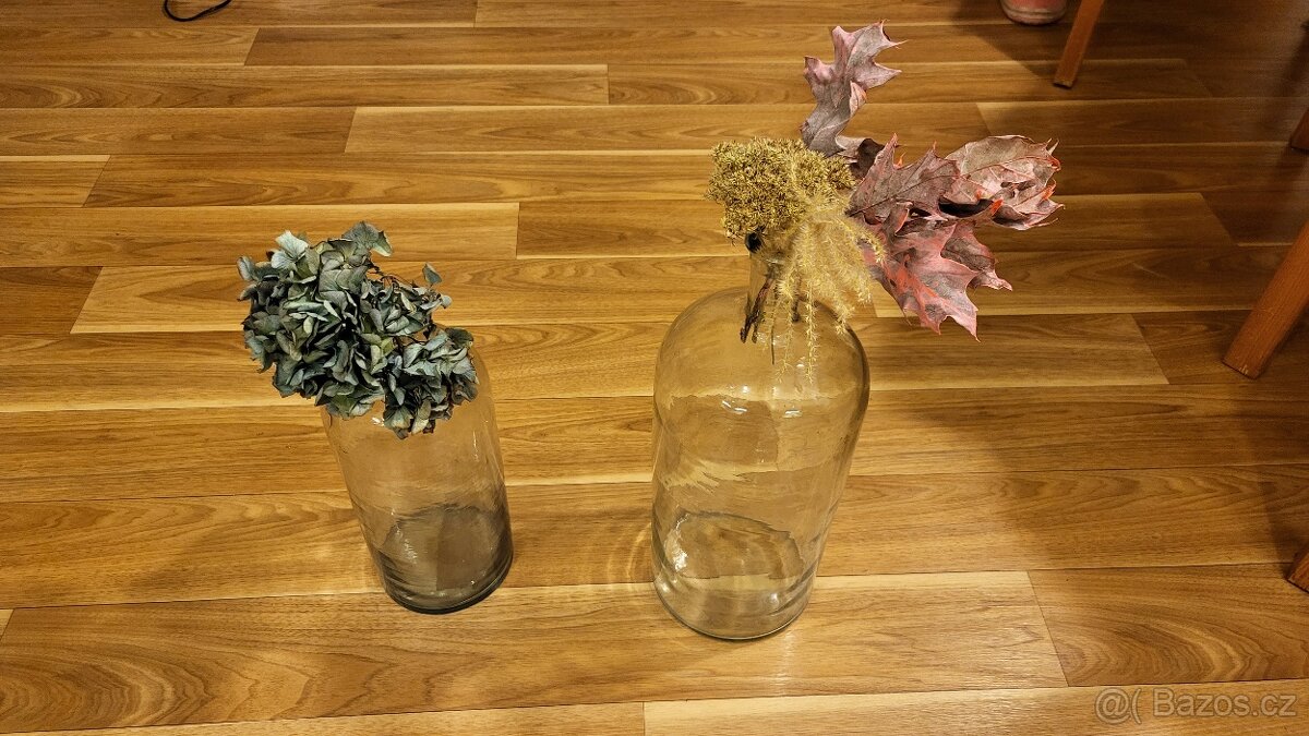 Skleněné nádoby vhodné na víno