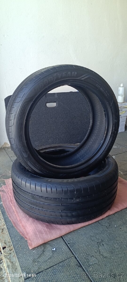 Goodyear Eagle F1 235/45 R18