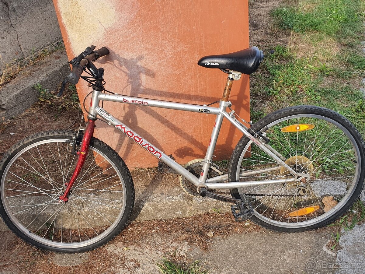 pěkné interiérové dveře 80 levé