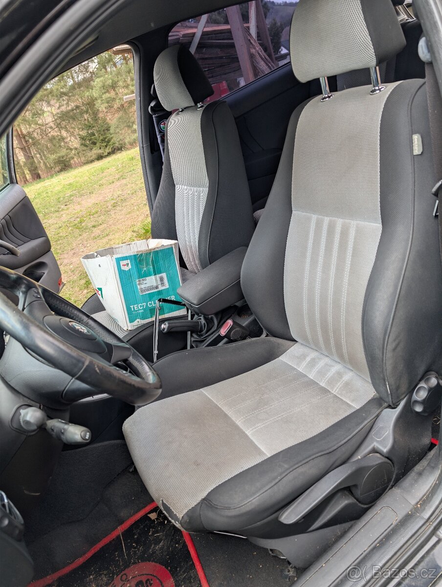 Sedačky Alfa Romeo 147