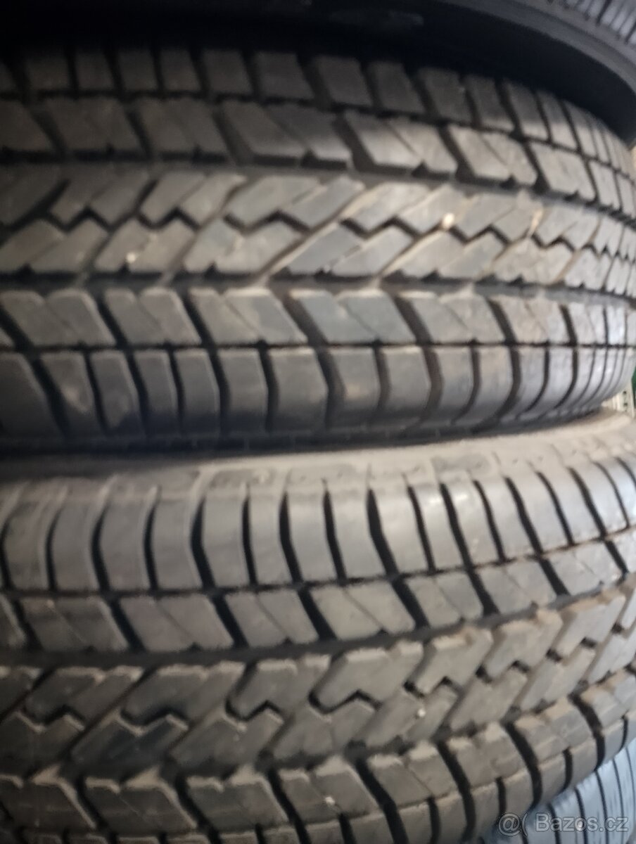 Pneu 195 / 70 R15