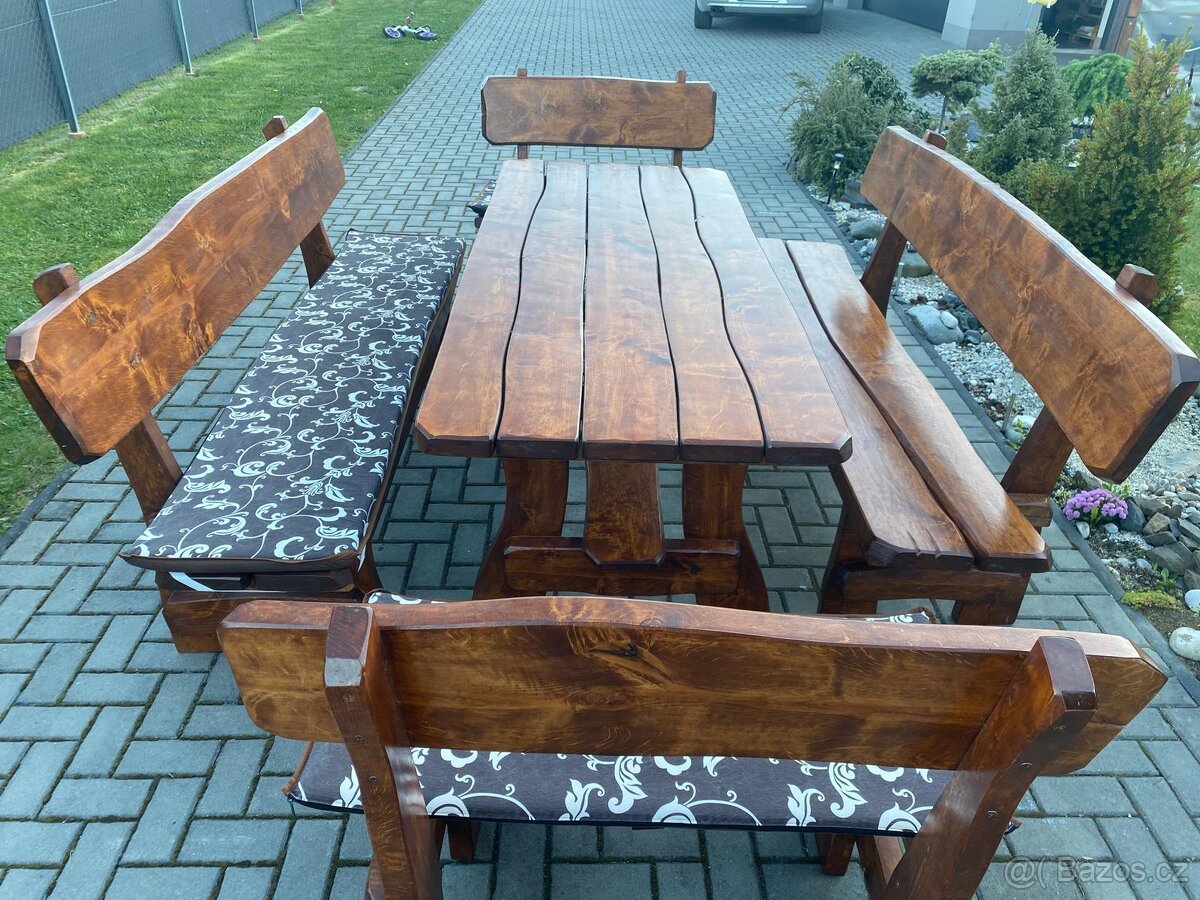 Zahradní sedací set z masívu