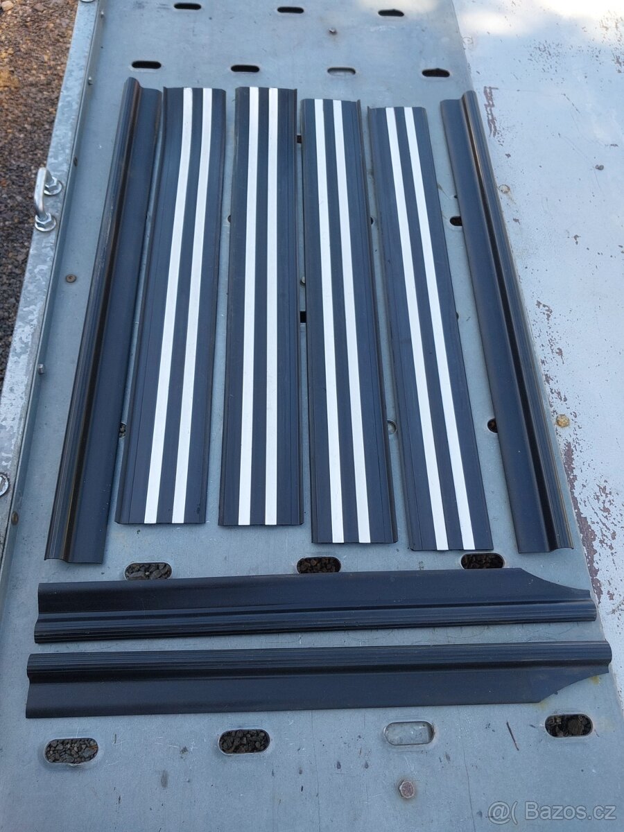 BMW e32 nášlapy