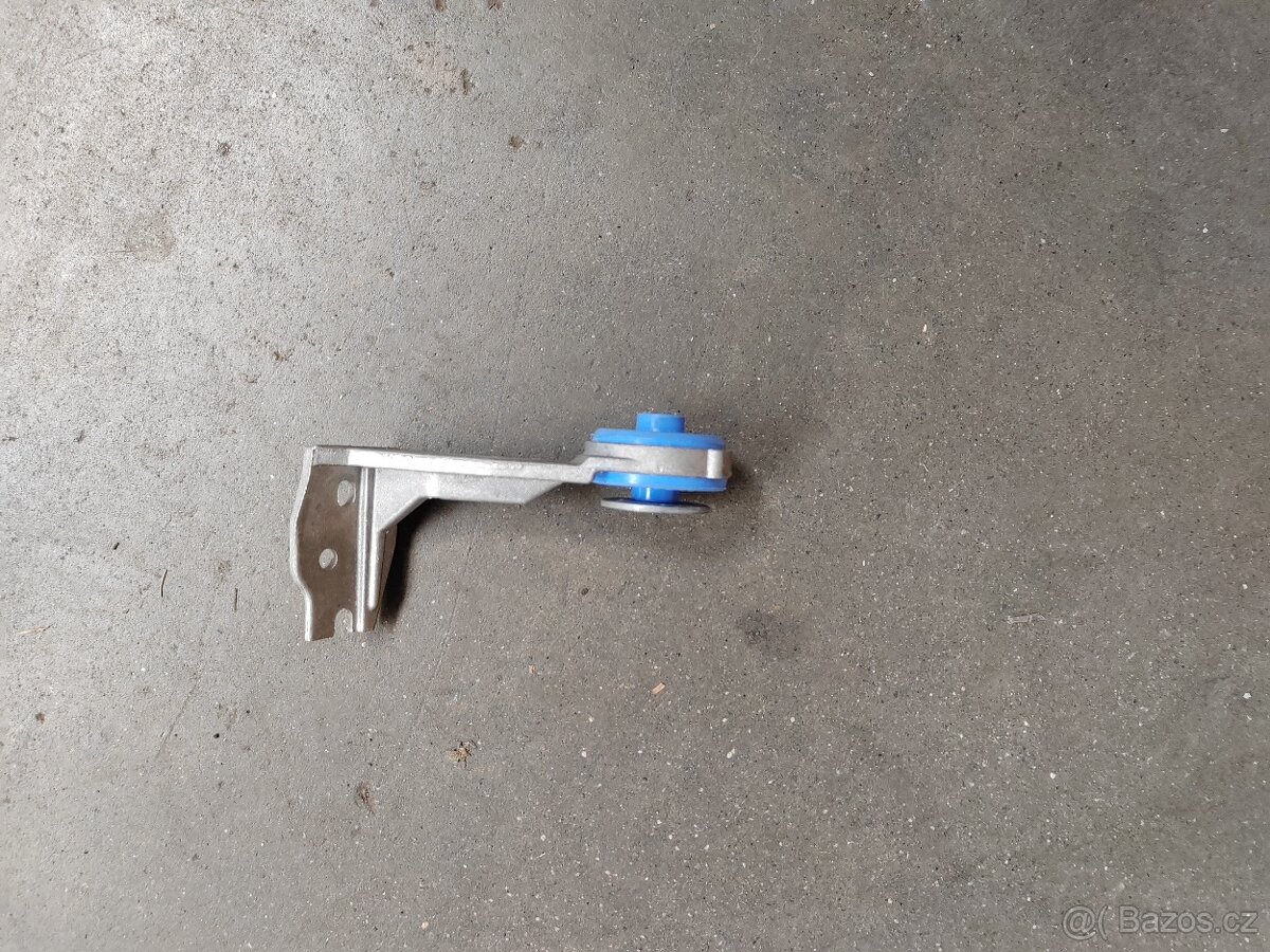 Nový originální držák intercooler Peugeot/Citroen