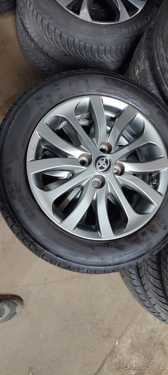 15" Toyota Yaris 175/65 R15 TPMS 4x100
