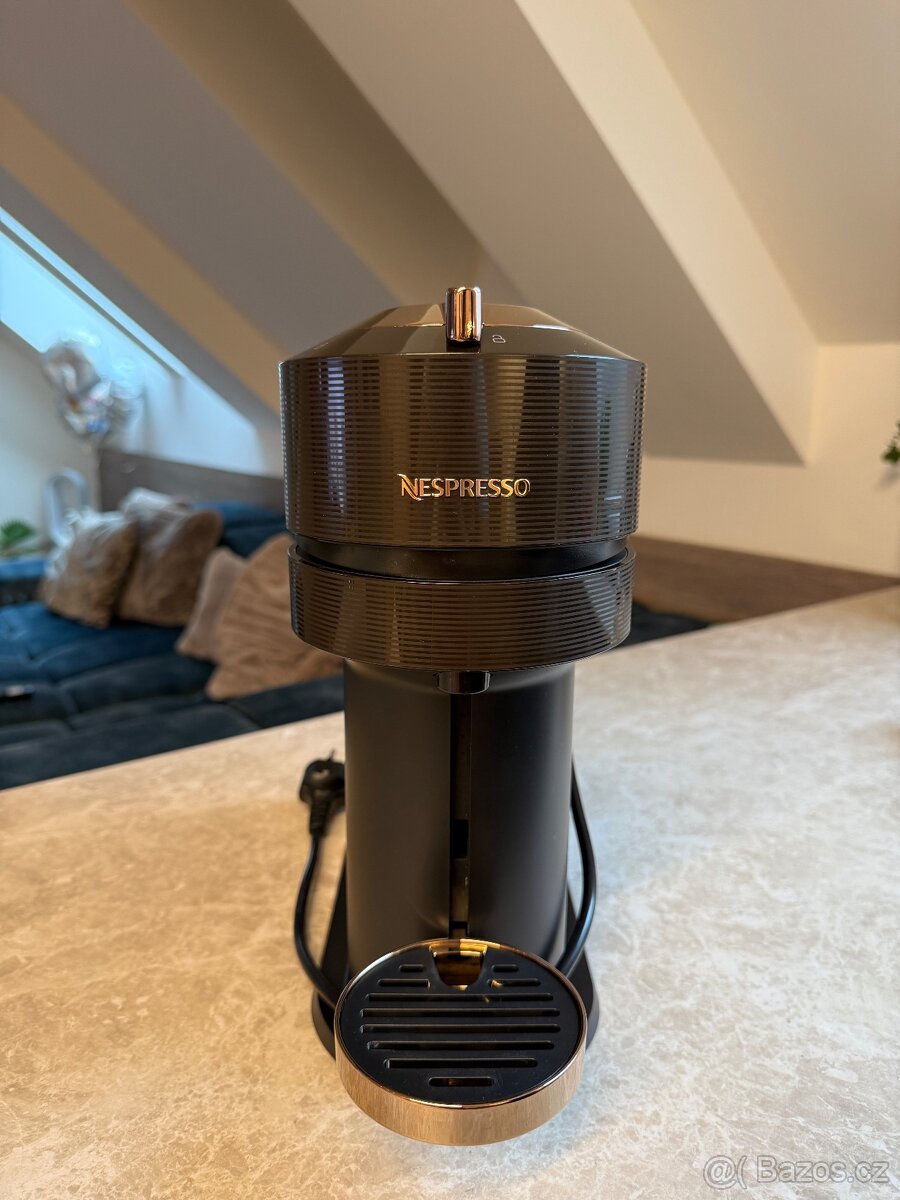 Nespresso Vertuo Next Brown Premium - v záruce