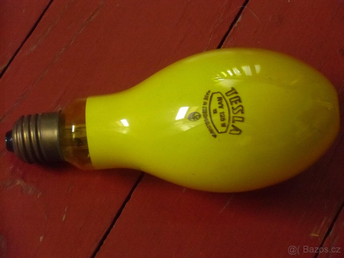 Historická žlutá výbojka RVY 125 W