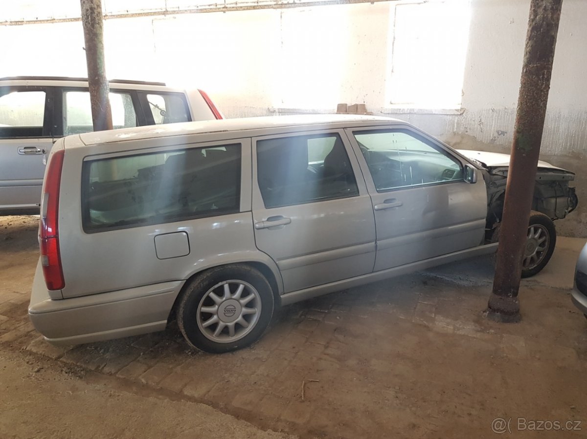 Volvo V70 2.5TDI - díly