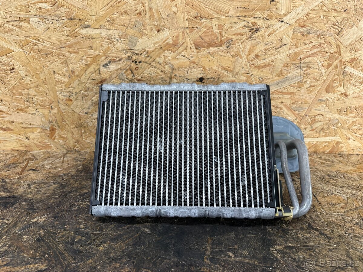 RADIÁTOR TOPENÍ BMW F10 X9387002