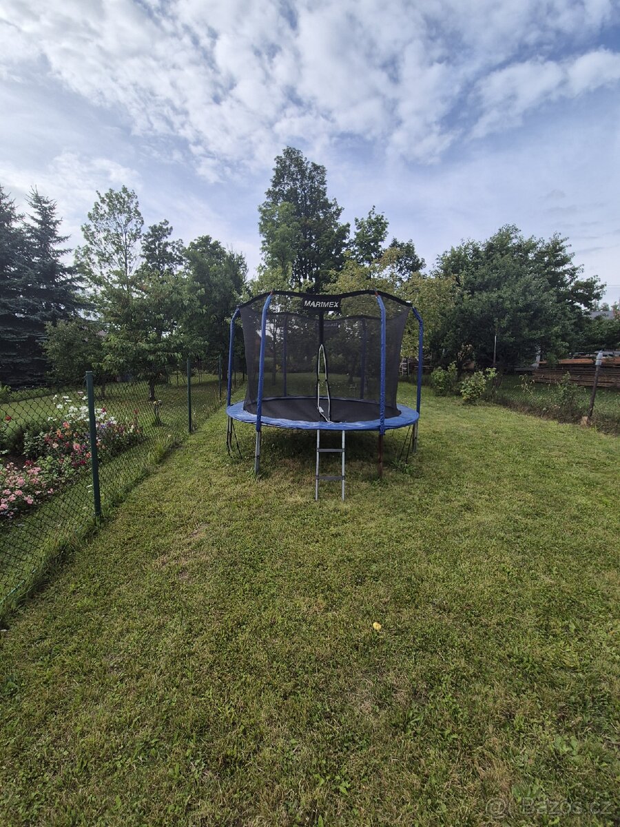 Darují trampolínu Marimex 305