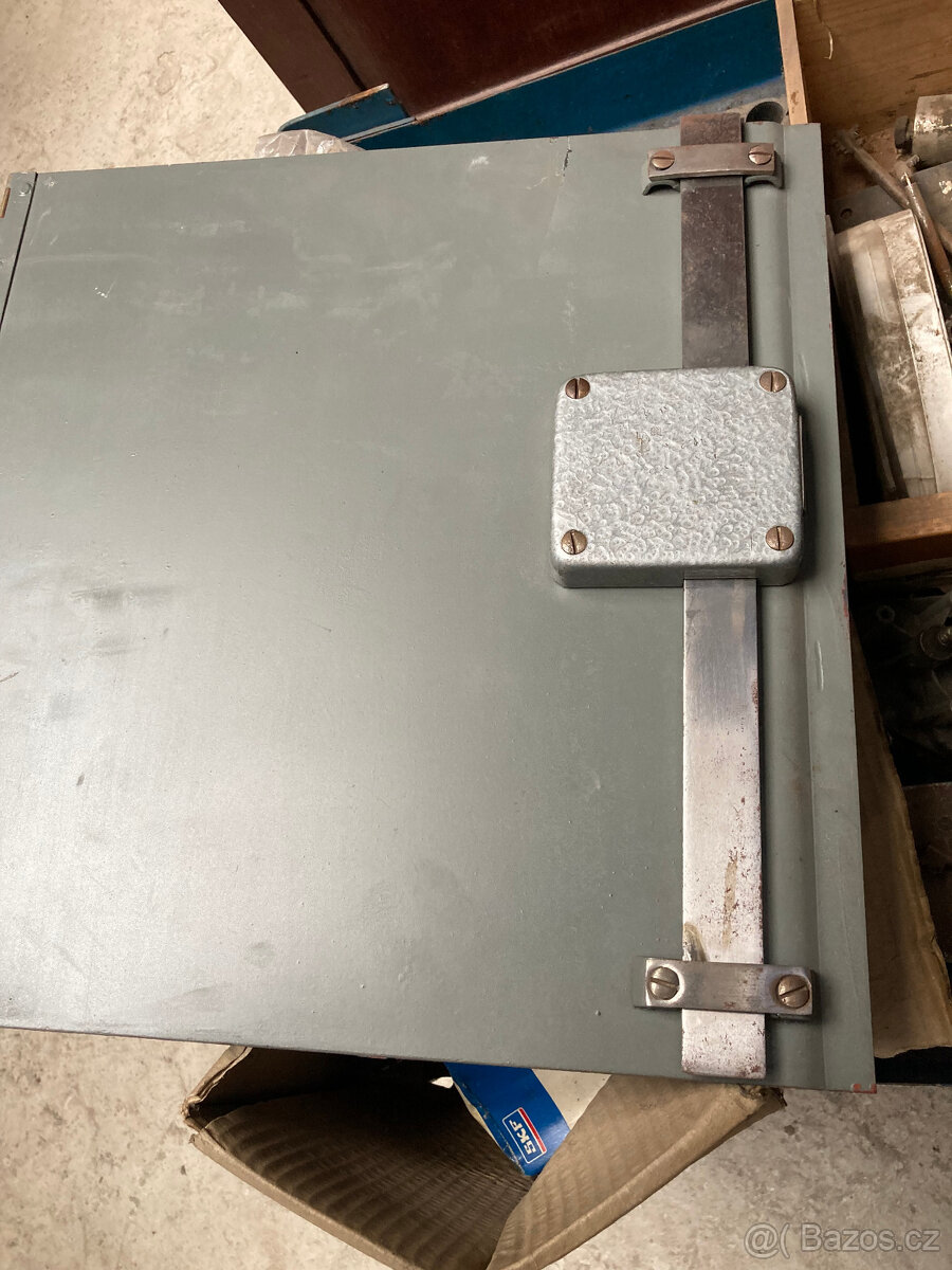 Trezor KOVONA skříňový - dvířka vnitřní schránky 1.000 kč