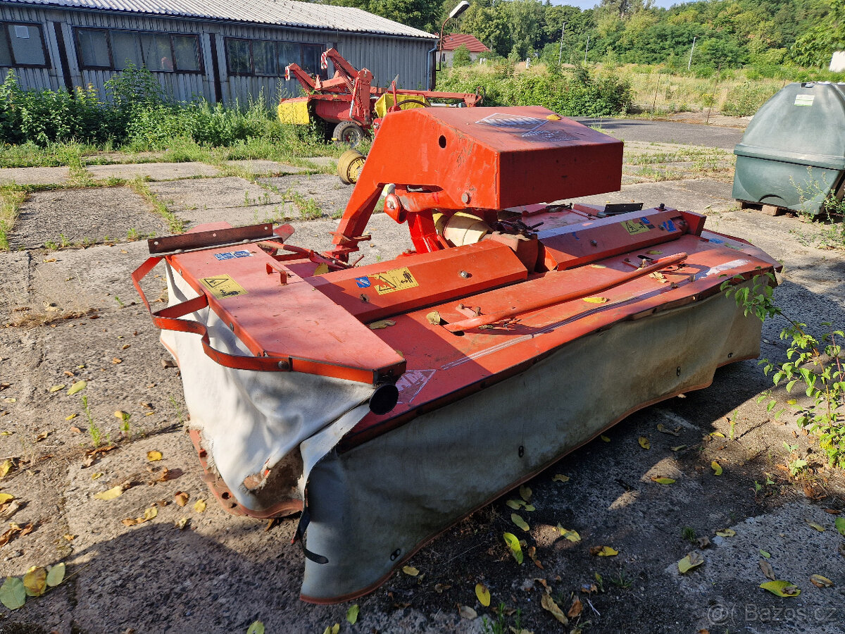 Čelní žací stroj KUHN FC280F