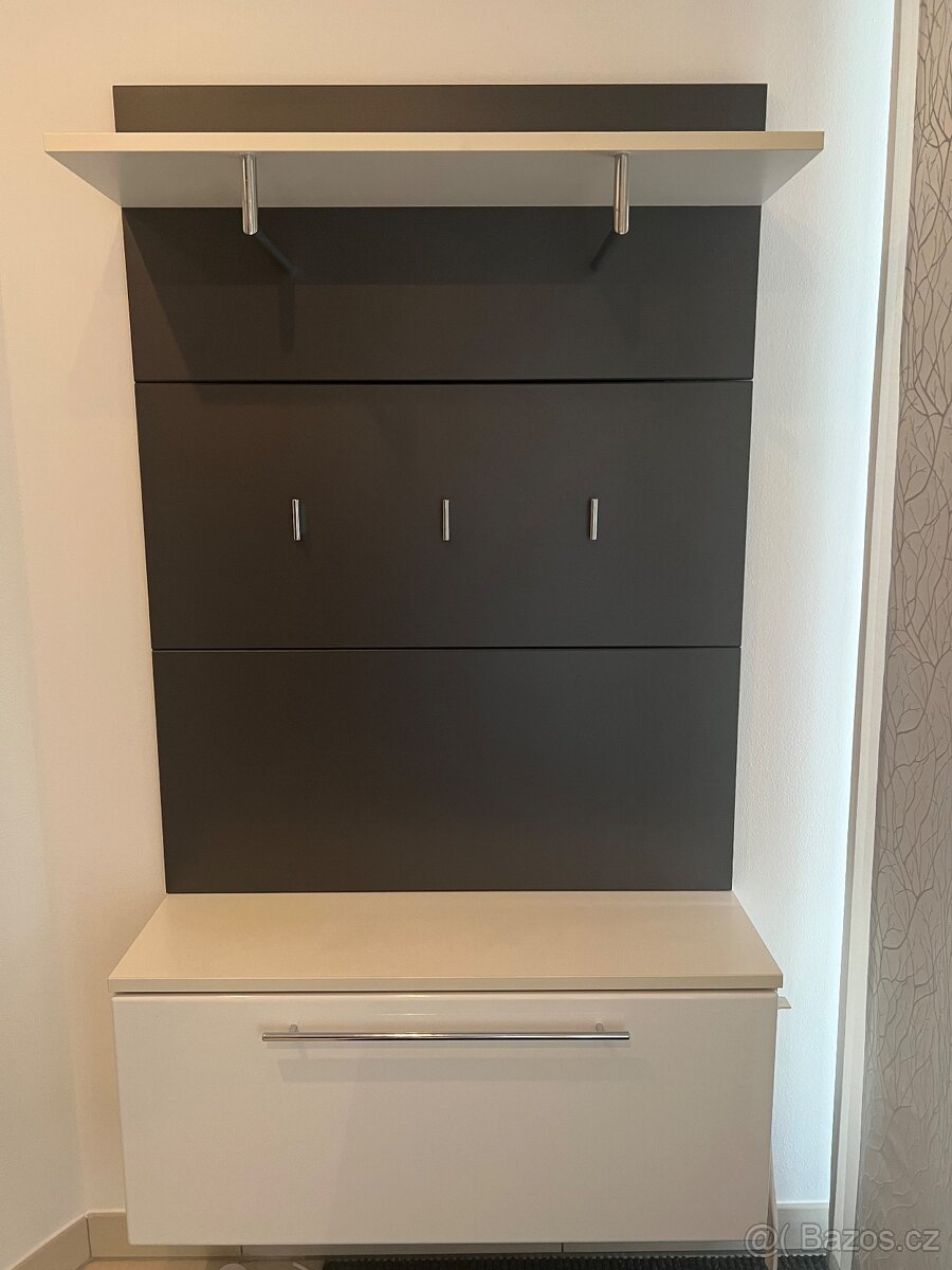 Moderní předsíňová stěna