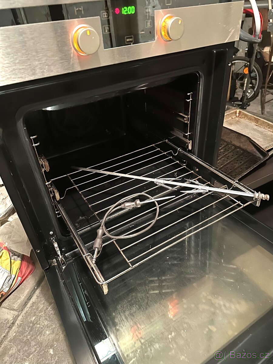 Amica Vestavná trouba EBP 8852 Platinum